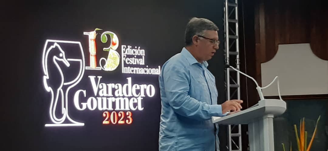 Doctor en Ciencias Históricas Félix Julio Alfonso López, Profesor Titular de la Universidad de La Habana