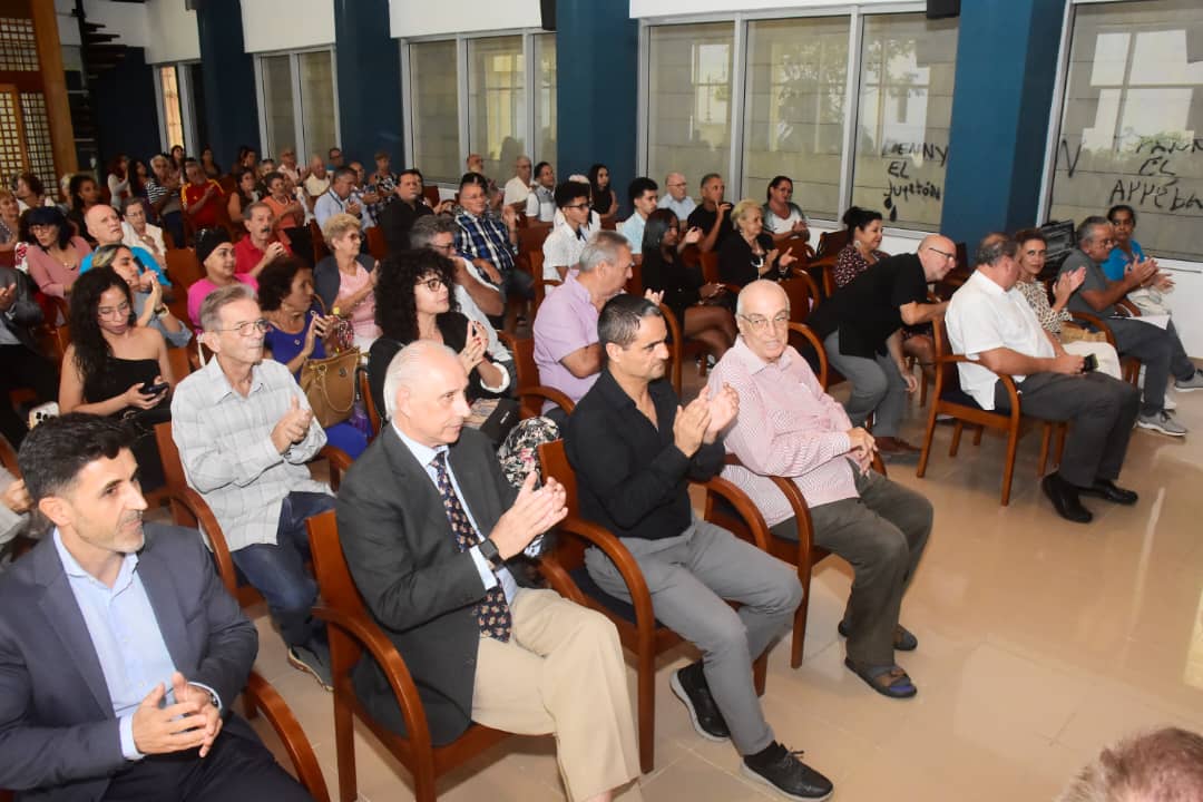 La Federación de Sociedades Españolas de Cuba entrega Reconocimiento Miguel de Cervantes y Saavedra