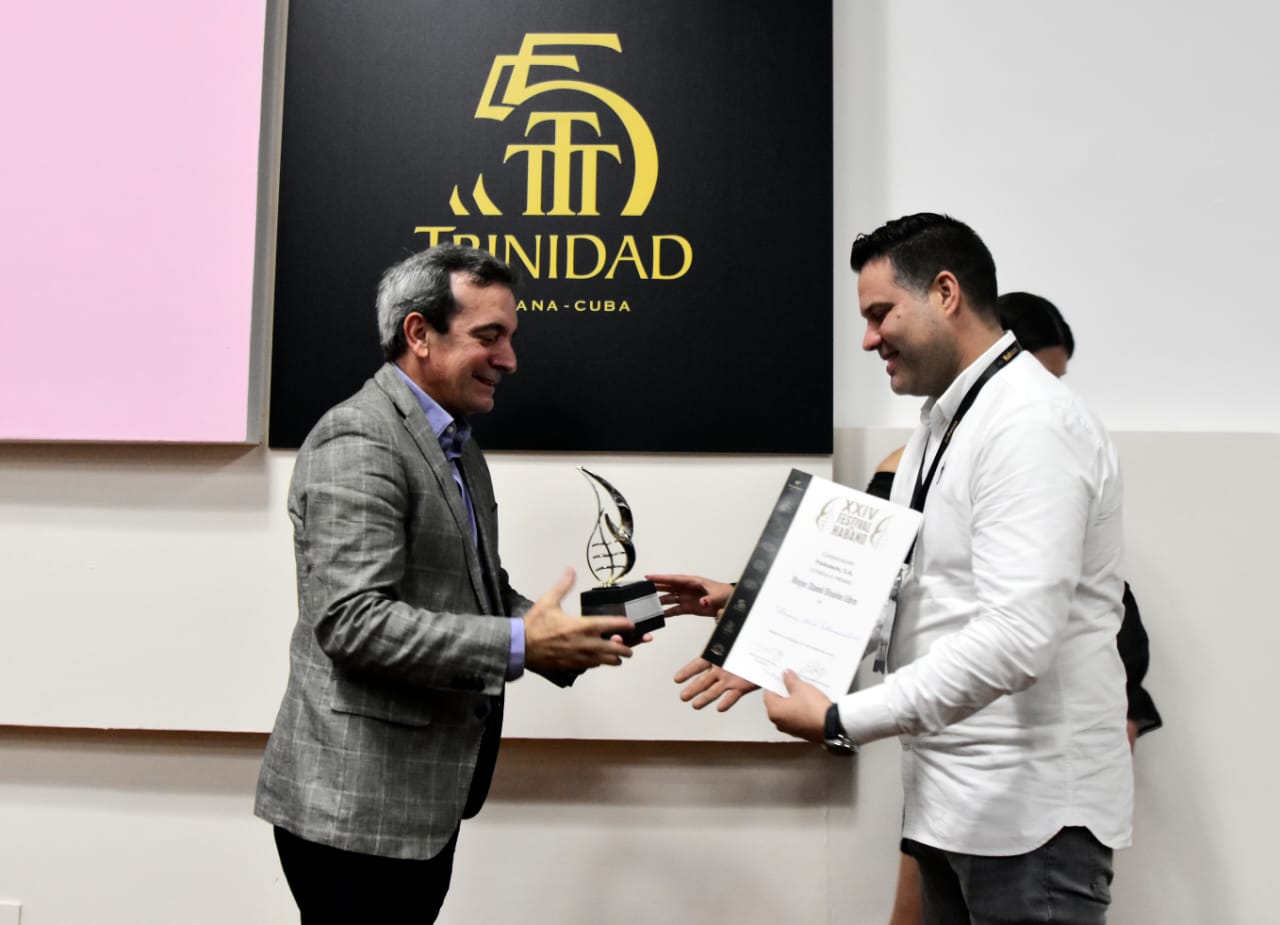 Havana Club Internacional S.A. recoge el premio al Stand de diseño.