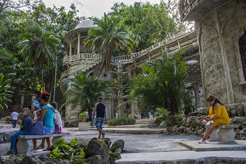Jardines de la Tropical en La Habana