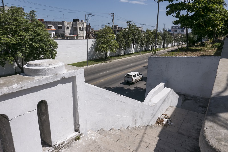 Malecón sin agua de Via Blanca (1)