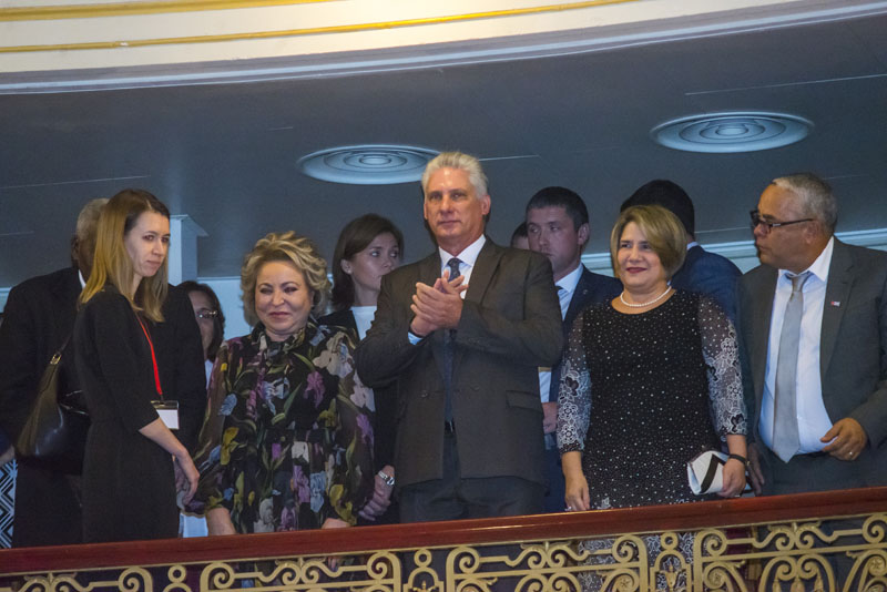 Estrellas del Ballet de San Petersburgo brillan en La Habana