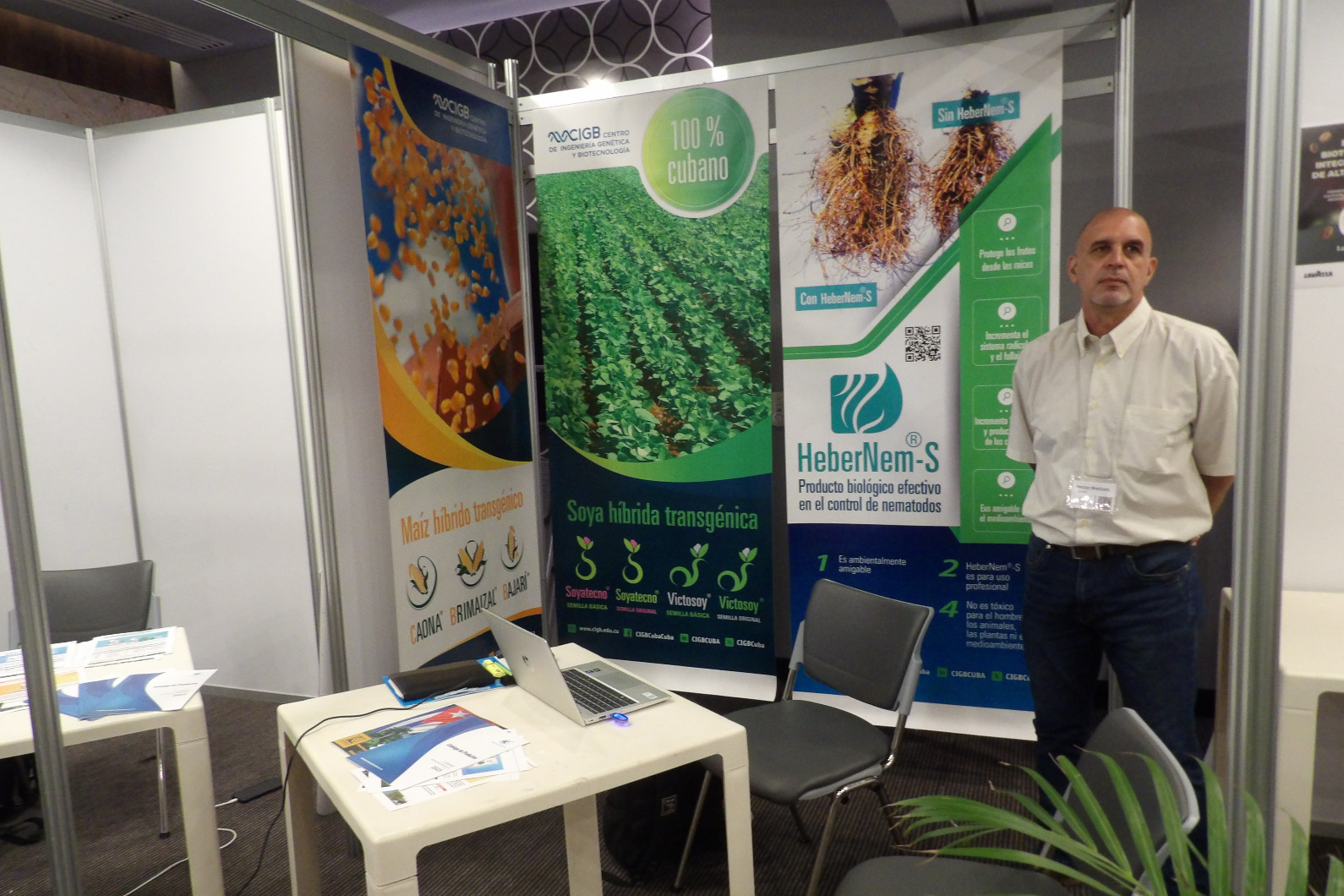 Stand de CIGB en Expoferia de BioCubagro 2025