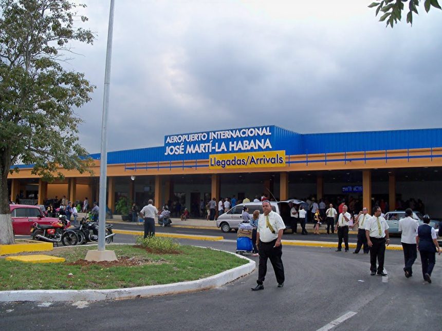 Terminal Tres aeropuerto José Martí, por donde arriban miles de turistas