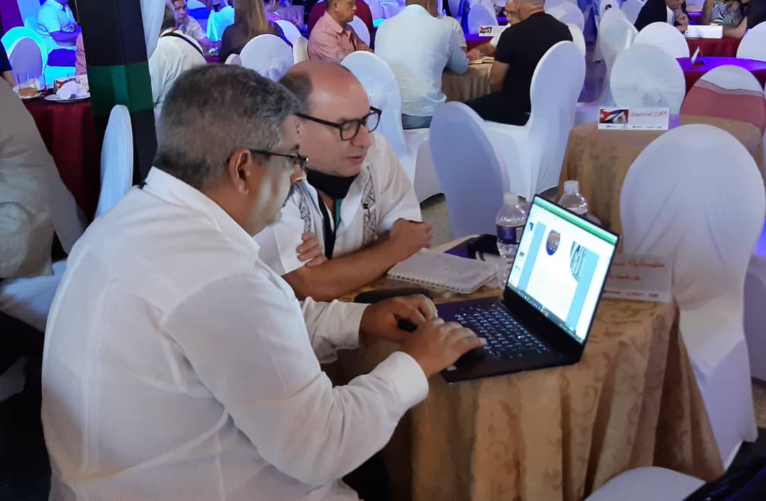 Carta de Intención entre Cinesoft y Multimedia Educativa en Foro Empresarial Cuba-México.