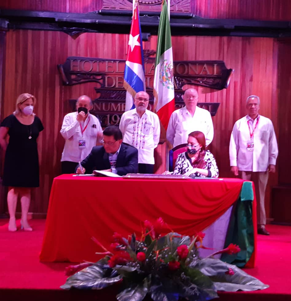 Calisoft y Multiconsulting firman contrato como parte del Foro Empresarial Cuba-México.