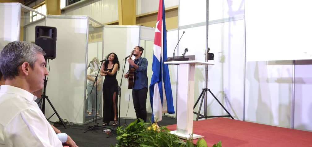 Dúo Iris en la gala de apertura de la Feria Internacional de Transporte y Logística.