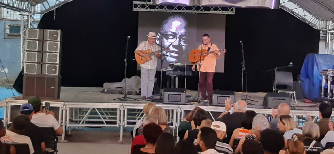 Cantata homenaje a Pablo Milanés en el Pabellón Cuba.