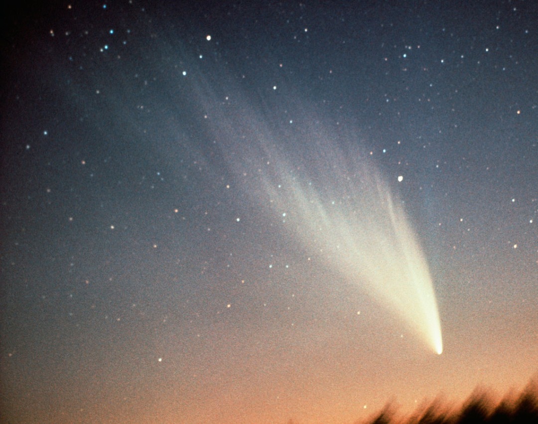 El cometa West se apareció sin esperarse en 1976.