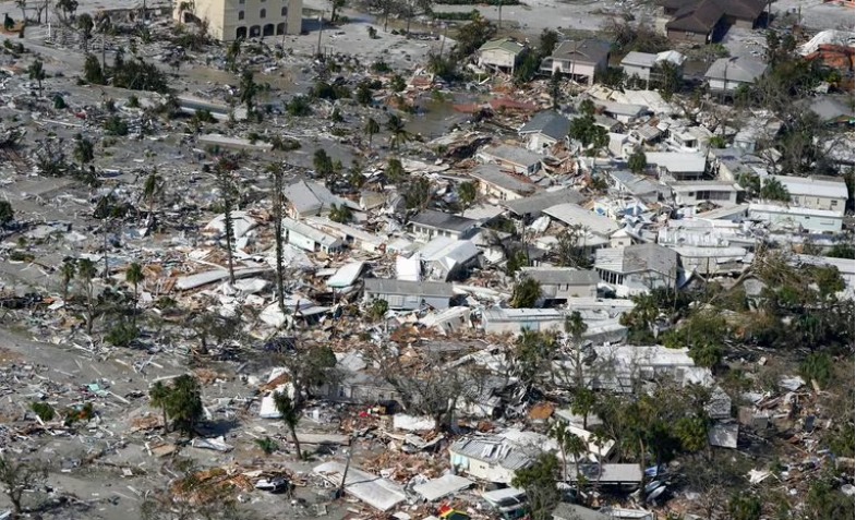 Daños en La Florida por el paso del huracán IAN, el 29 de septiembre de 2022. Foto Wilfredo Lee / AP.
