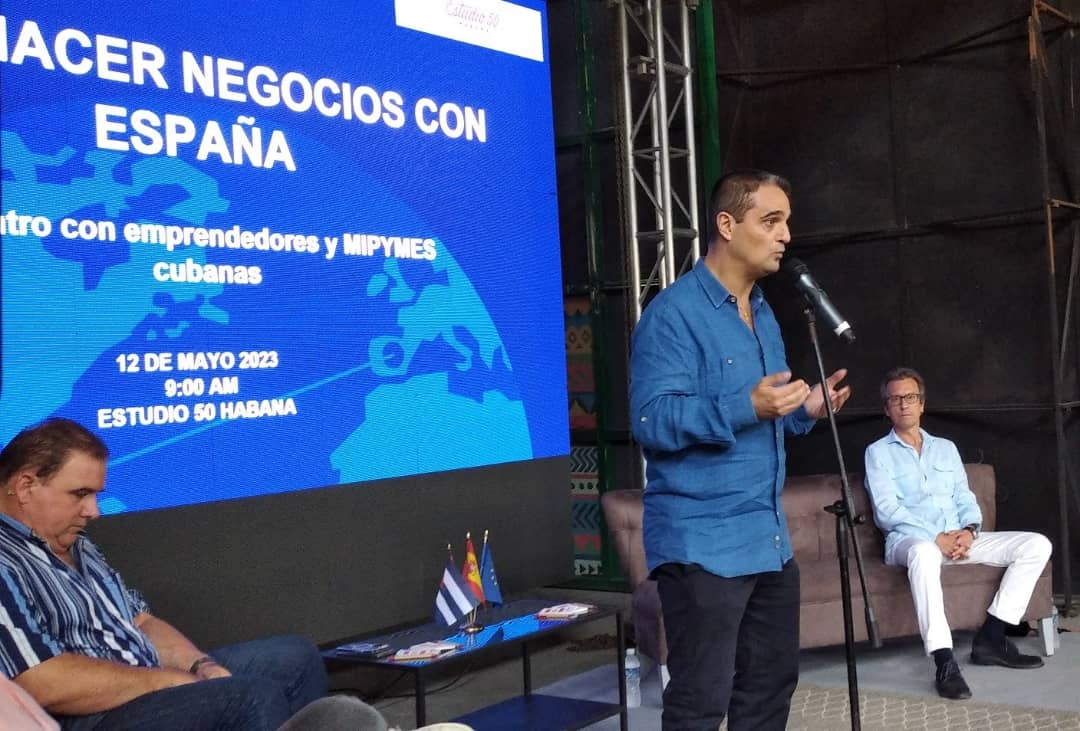 Manuel Casuso Romero, Consejero económico y comercial.