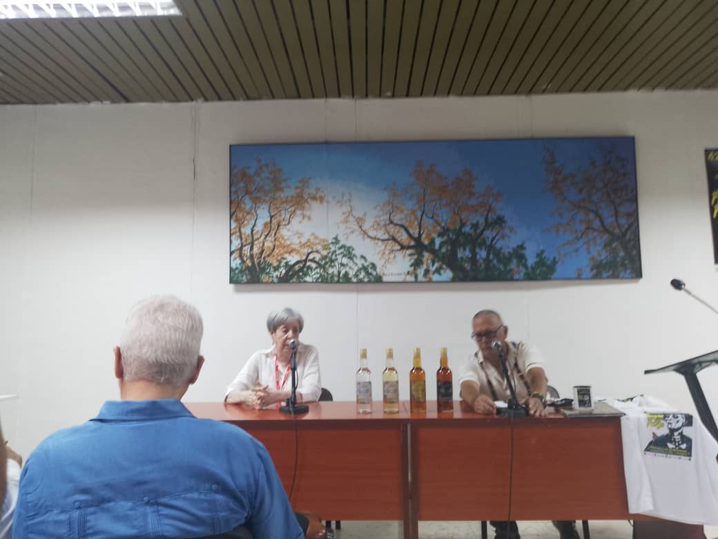 Presentación de maestros roneros cubanos en ExpoCaribe 2023