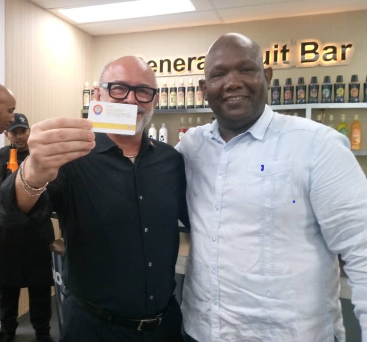 Giuseppe Lochis, presidente de General Fruit, y Eddis Naranjo, presidente de la Asociación de Cantineros de Cuba