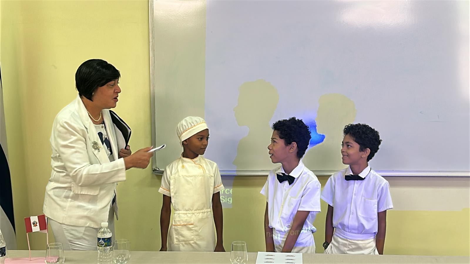 Como los niños comienzan  la formación desde el primer nivel de la escuela