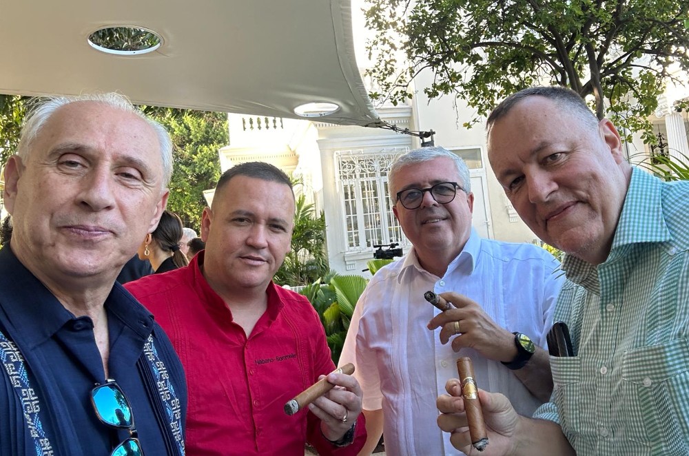 Presentes en el encuentro el señor José Carlos de Santiago, vicepresidente de la Academia Iberoamericana de Gastronomía y Presidente del Grupo Excelencias.