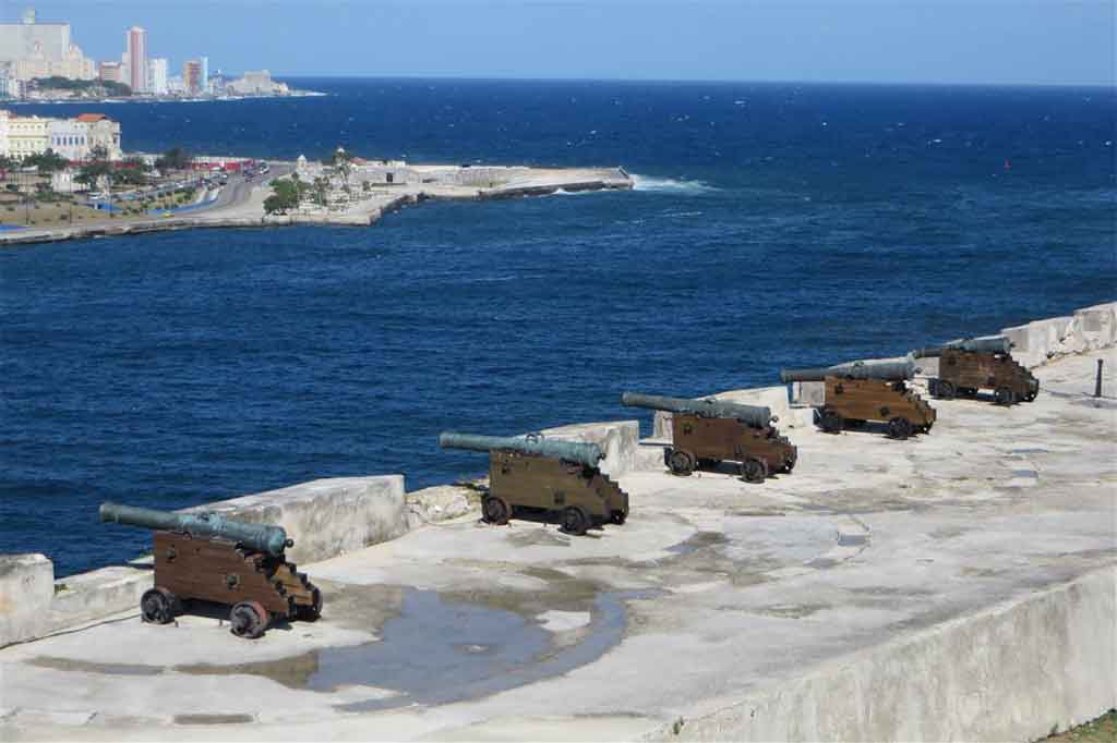 La Fortaleza de La Cabaña, emblema turístico en La Habana