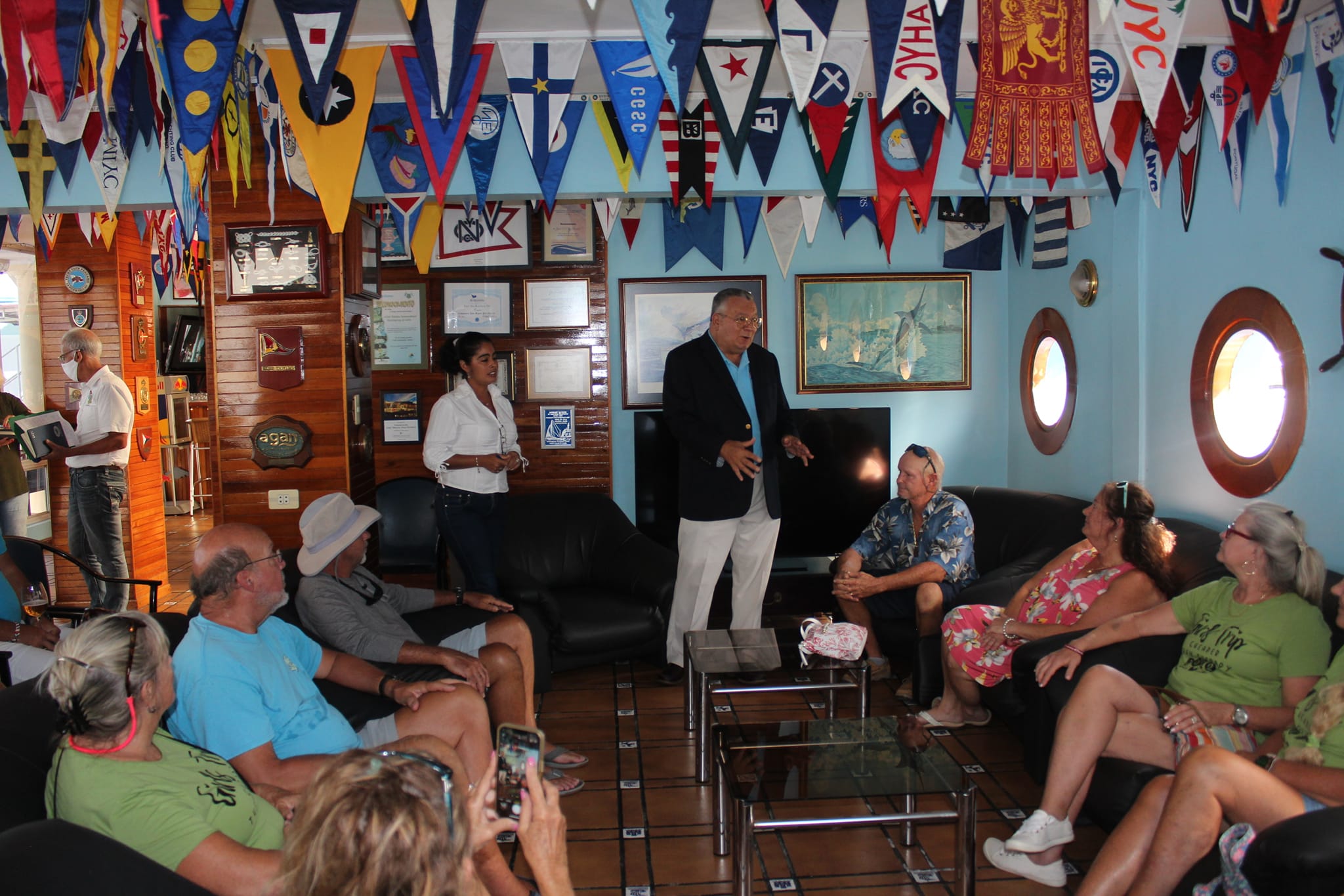 Club Náutico Internacional Hemingway de Cuba firma acuerdo con Sunset Key West Rotary Club