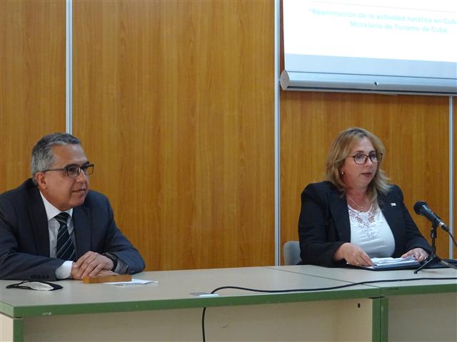 Conferencia de prensa sobre turismo de Cuba en España