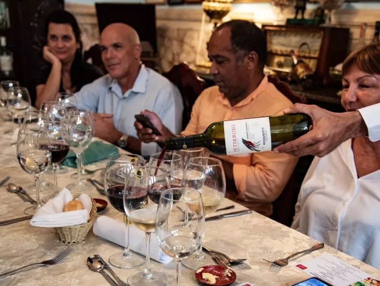 Degustación-maridaje de productos chilenos en el Restaurante San Cristóbal de La Habana Vieja.