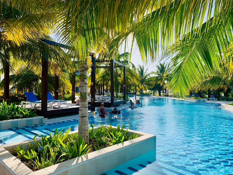 Gran Muthu Almirante Beach