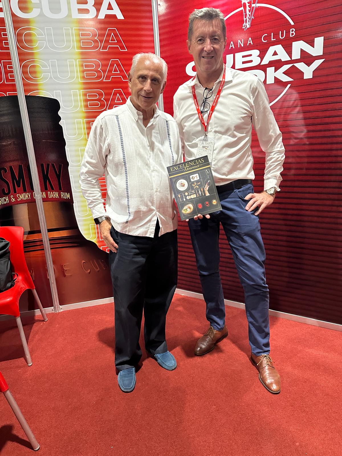 José Carlos de Santiago, presidente del Grupo Excelencias y vicepresidente de la Academia Iberoamericana de Gastronomía, intercambió con Christian Barré, presidente de la sociedad mixta Havana Club International S.A.