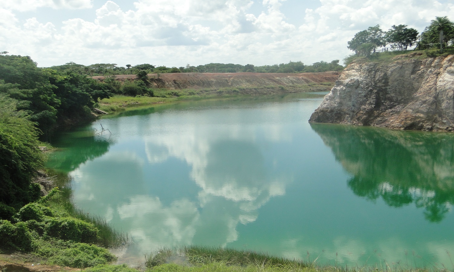 Lago Azul Manatí Las Tunas Cuba