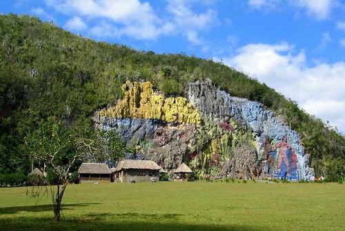 Murales-prehistoria-vinales-cuba