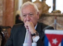 Canciller español pide a la UE normalizar sus relaciones con Cuba