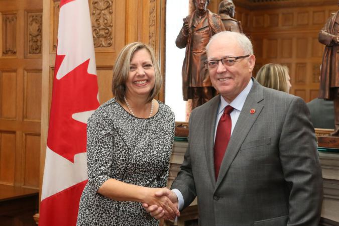 Senador canadiense reafirma relaciones comerciales con Cuba