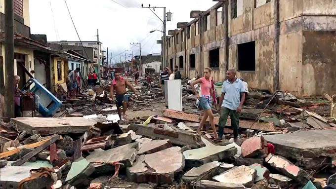 Baracoa desgarrada por paso del huracán Matthew