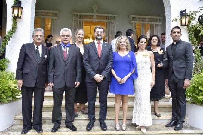 España condecora a cubanos promotores de amistad bilateral (+Fotos)