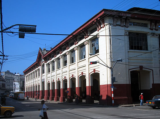 Convertirán en Centro Comercial a Mercado Único de La Habana