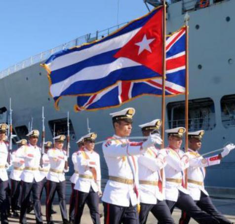 Barco de la Marina Real británica atraca en Cuba