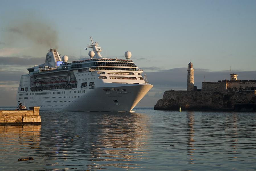 Puerto de Tampa celebra viajes del Empress of the Seas a Cuba
