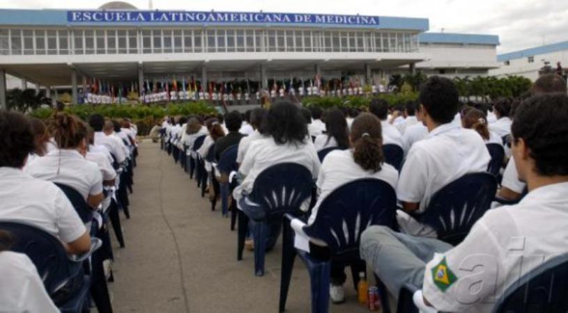 Graduados en Cuba 170 médicos de Estados Unidos