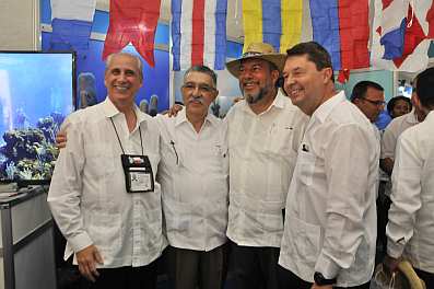 Ministros de Turismo de Cuba y de El Salvador visitan el stand del Grupo Excelencias
