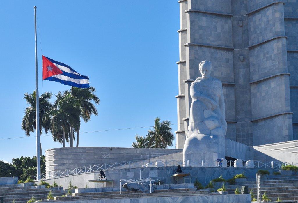 Cierran vías en La Habana por traslado de las cenizas de Fidel