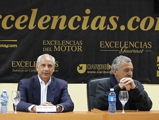 Paco Torreblanca (derecha) y el Presidente del Grupo Excelencias, José Carlos de Santiago Conferencia de Paco Torreblanca: Un arte efímero que se hace eterno