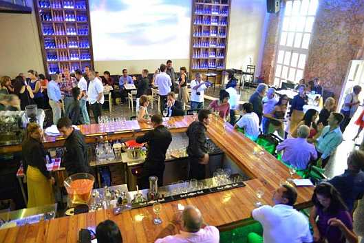 Restaurante Viphavana abre espacio a tradiciones españolas en La Habana