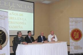 De izquierda a derecha: Carlos Alipi de la Universidad Interamericana; Raúl Arjona, gerente general del Hotel Royal Sonesta; José Carlos de Santiago, Presidente del Grupo Excelencias y Patrice Jaumon del Club Gastronómico de Panamá. Segundo Seminario Gastronómico Excelencias Gourmet comenzó en Panamá