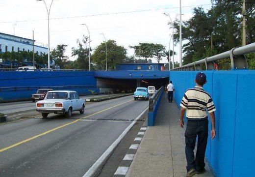 Cierran parcialmente Túnel de Quinta Avenida