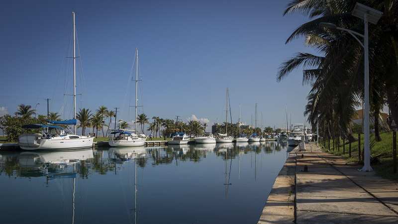 Otra de las medidas es la de autorizar la entrada y salida a Cuba de ciudadanos cubanos residentes en el exterior en embarcaciones de recreo, a través de las Marinas Turísticas Internacionales Hemingway y Gaviota-Varadero. Cuba anuncia nuevas medidas migratorias