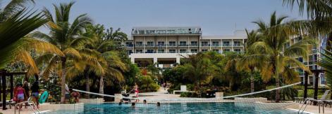 Gran Muthu Almirante Beach