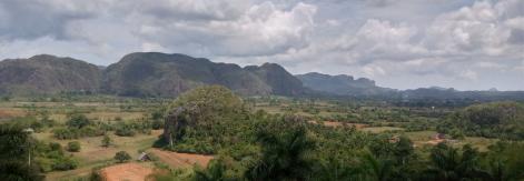 Viñales entre mogotes, cuevas, puros y cimarrones