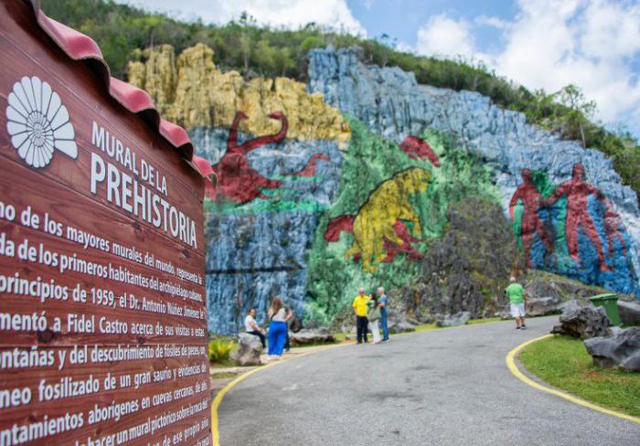 Mural de la Prehistoria