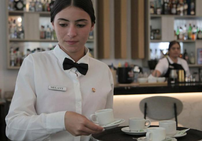 Jóvenes impulsan excelencia en Meliá Trinidad Península