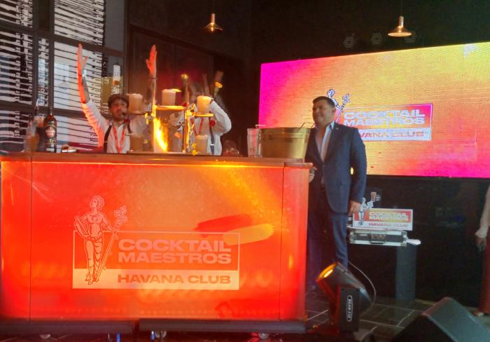 Alejandro Fleites Socarrás y Mario Luis Acosta Batista, ganadores de la final Cuba del Havana Club Cocktail Maestros.