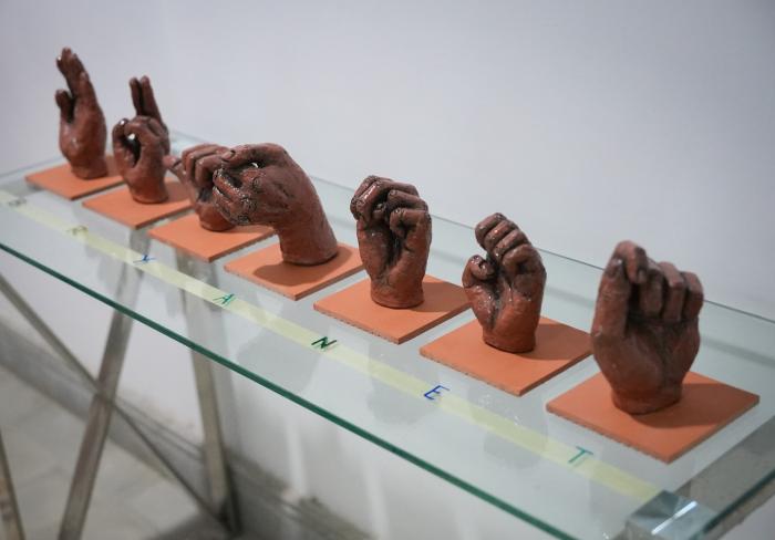 Cultura entre las manos