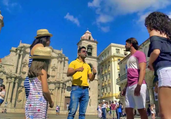 Guías turísticos y choferes privados en Cuba: nuevas reglas en este 2026