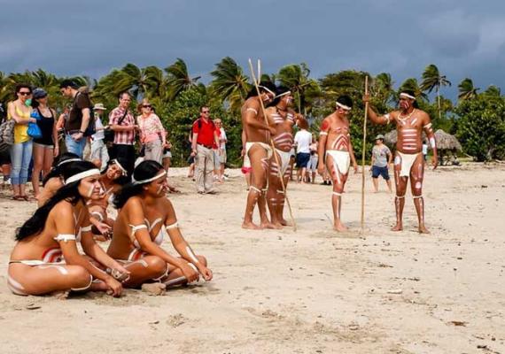 Espectáculo Dos Mundos evoca el encuentro de culturas en Holguín